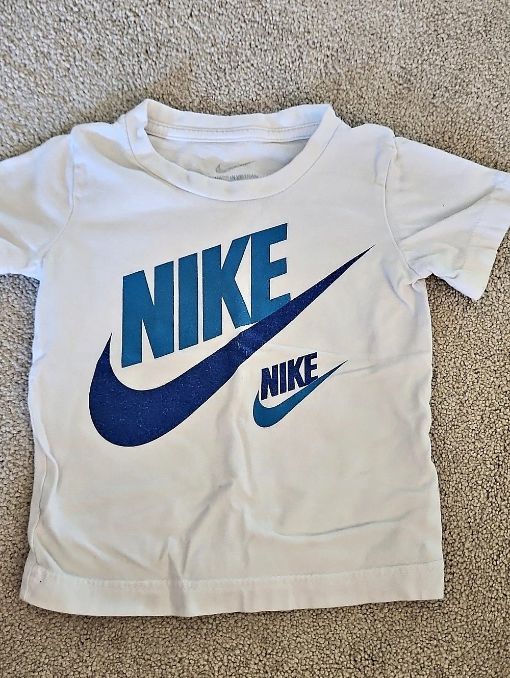 Nike Kids Short Sleeve Tee in White & Blue Size 2T